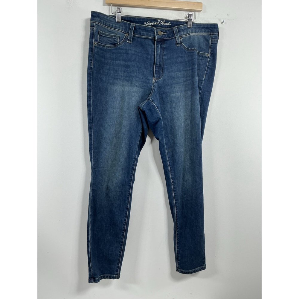Womans Excellent Condition Universal Thread Jeggings Blue Jeans Size 14/32R